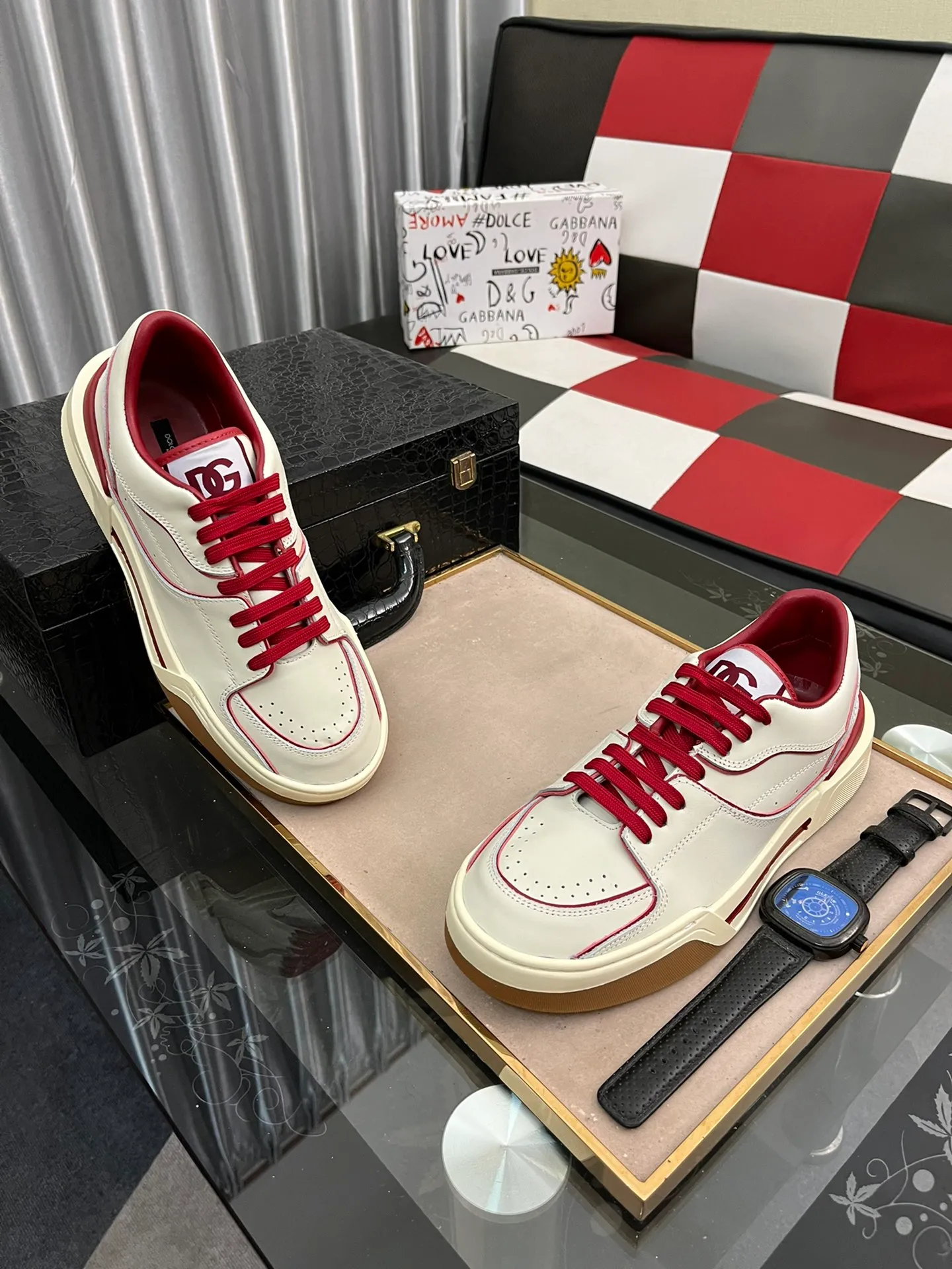 Men's shoes 💰480⌚️⌚️【DG～】Men's casual shoes are on sale simultaneously in 2022z cabinets 🔷Multiple colors🔜Handmade upper with graffiti fabric ➕Genuine leather lining, comfortable and breathable, sole: original comfortable handmade graffiti wear-resistant outsole, ⚠️real thing📱photography🎬the real thing is better. Code number 38-445⃣️Color optional